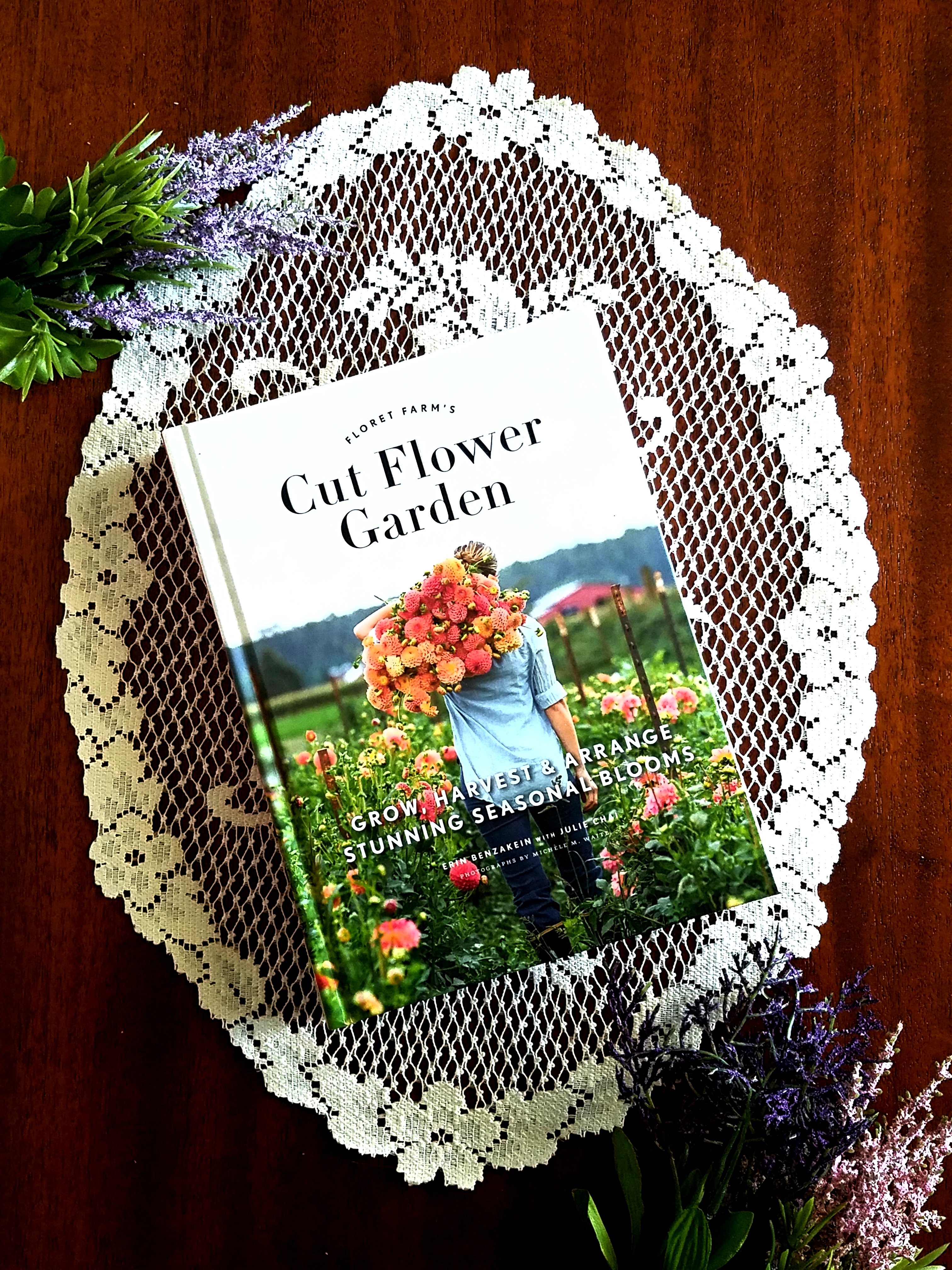 Book Review of FLORET FARM’S CUT FLOWER GARDEN