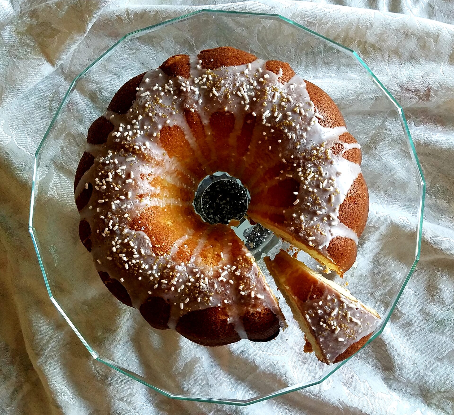 Man Catcher Cake (Inspired by THE SEVEN HUSBANDS OF EVELYN HUGO)