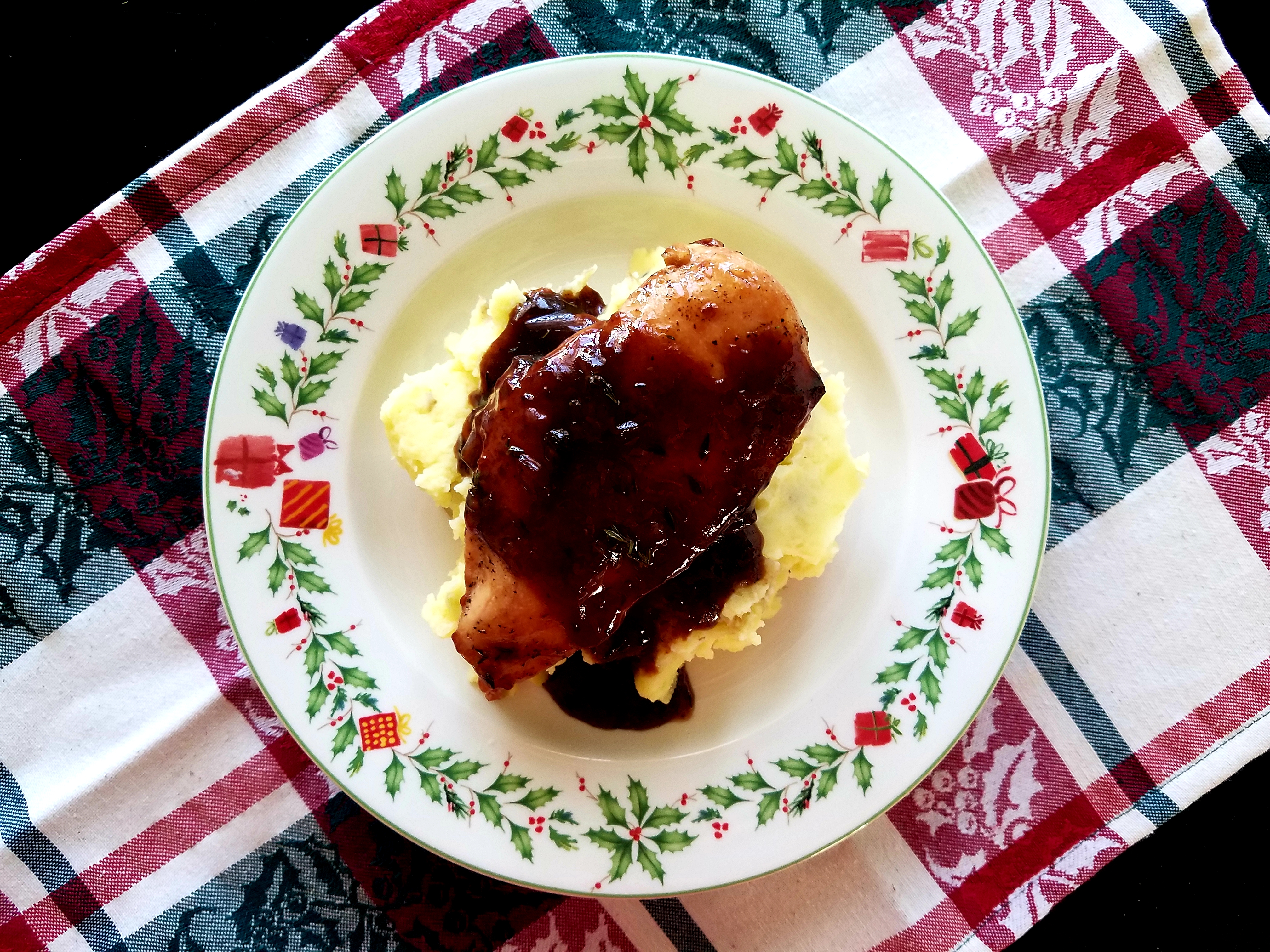 Raspberry Thyme Chicken (Recipe inspired by MEET ME AT THE MUSEUM)
