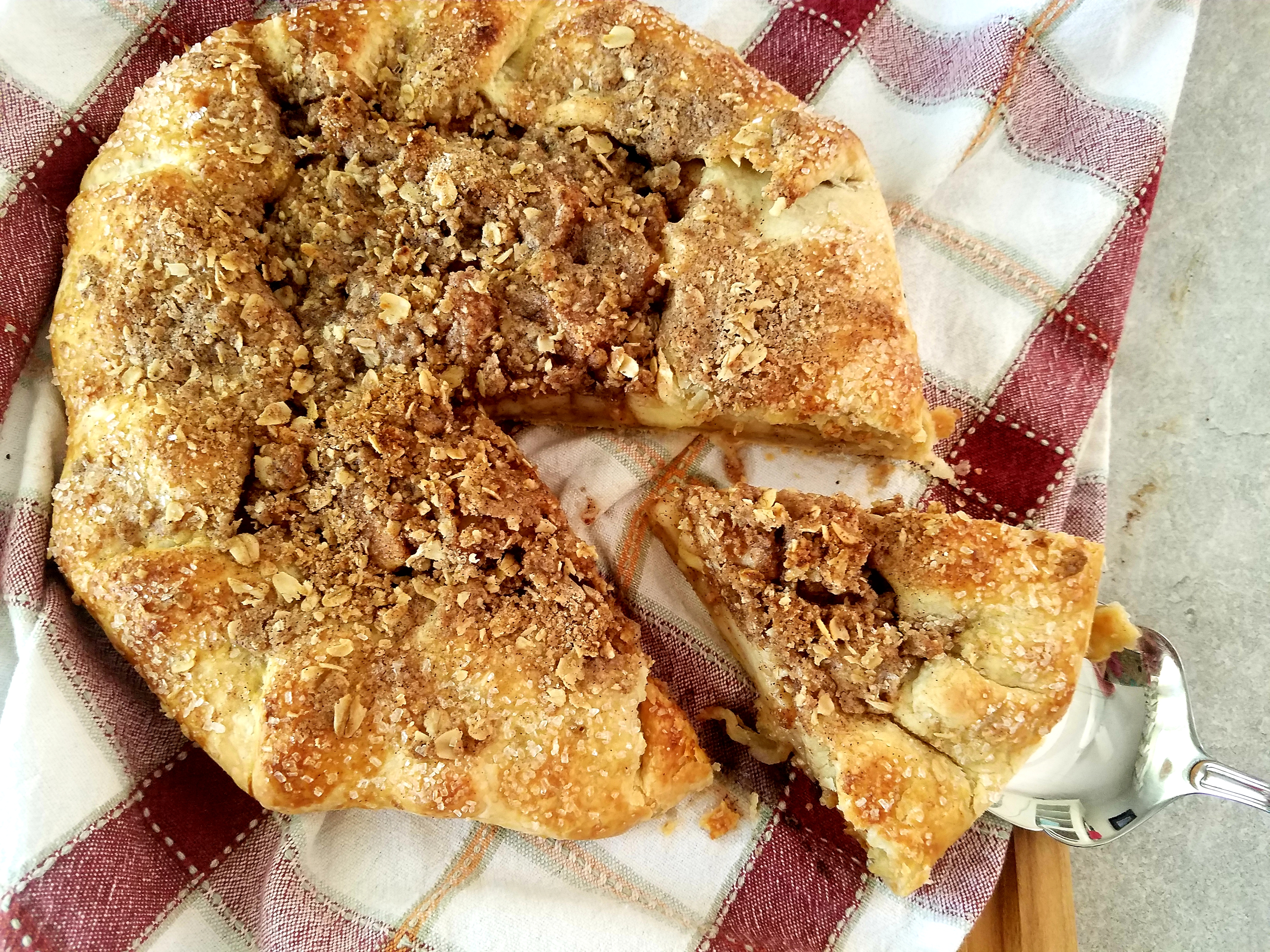 Apple Crumble Galette