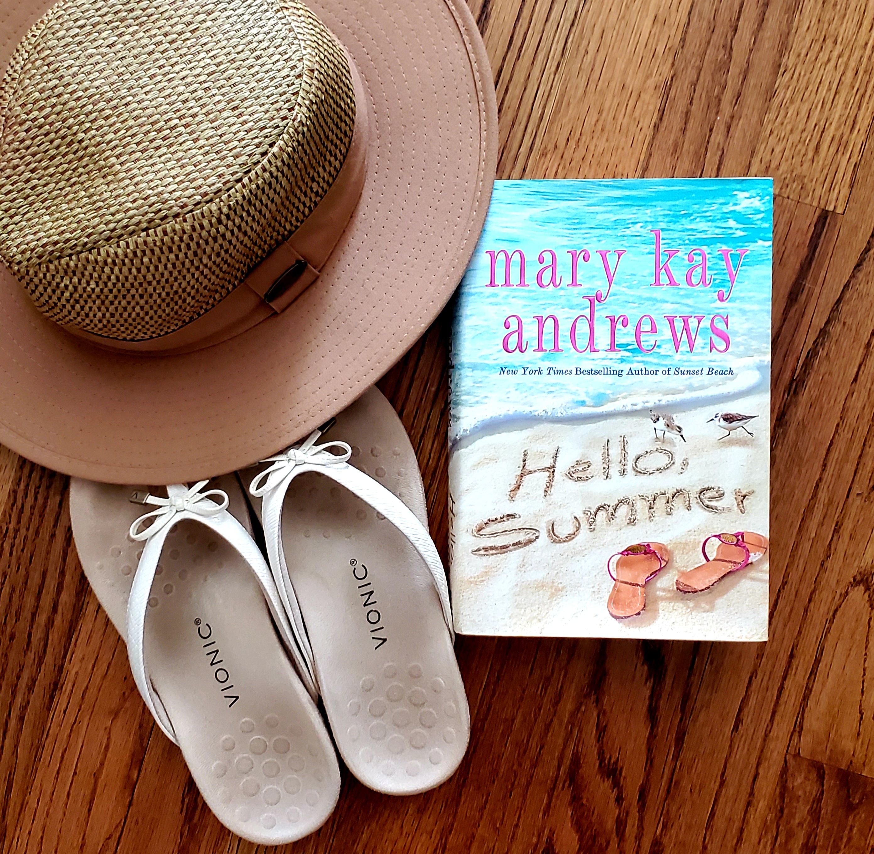 Book Review of HELLO, SUMMER