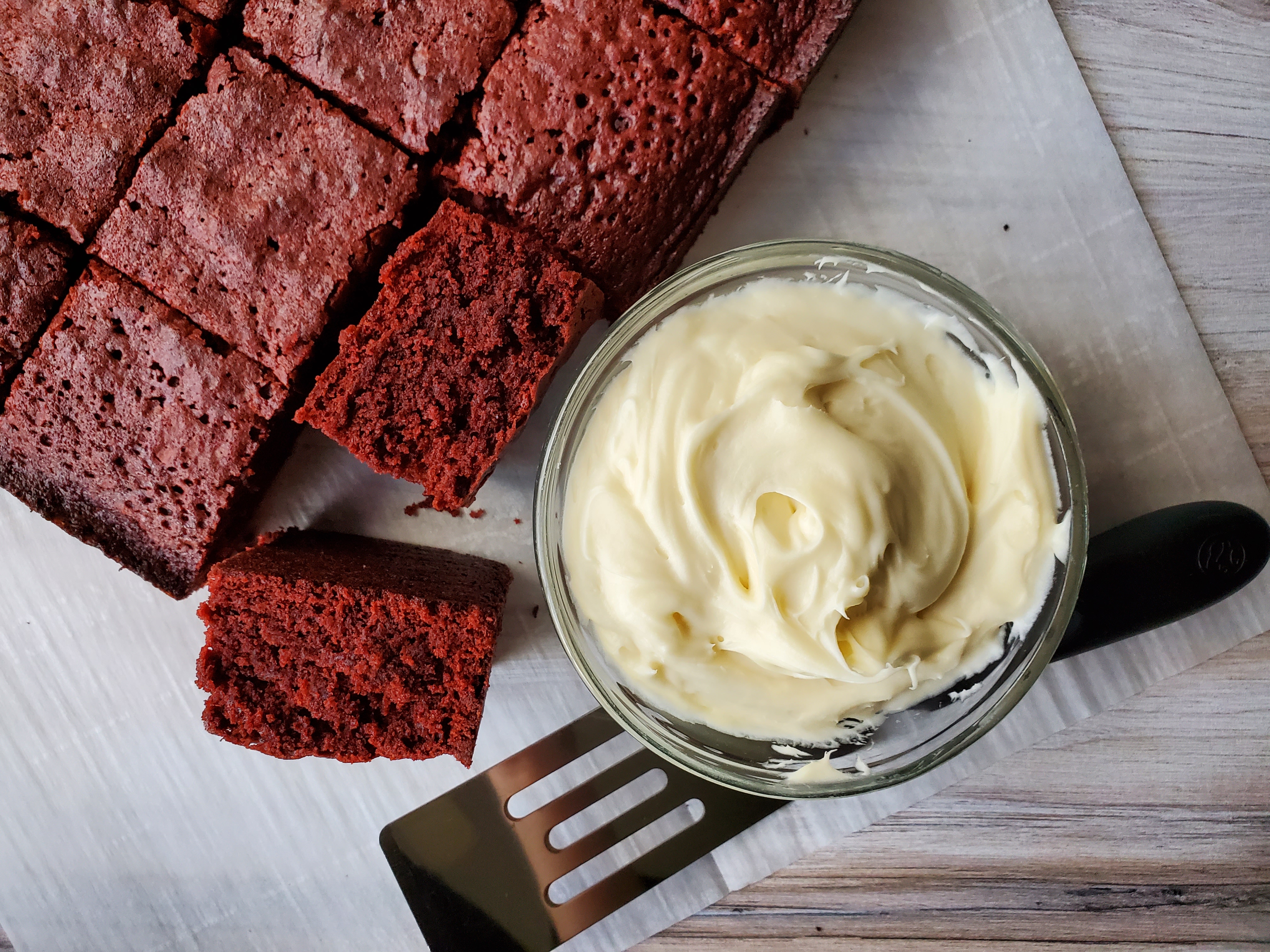 red velvet brownies and cream cheese frosting