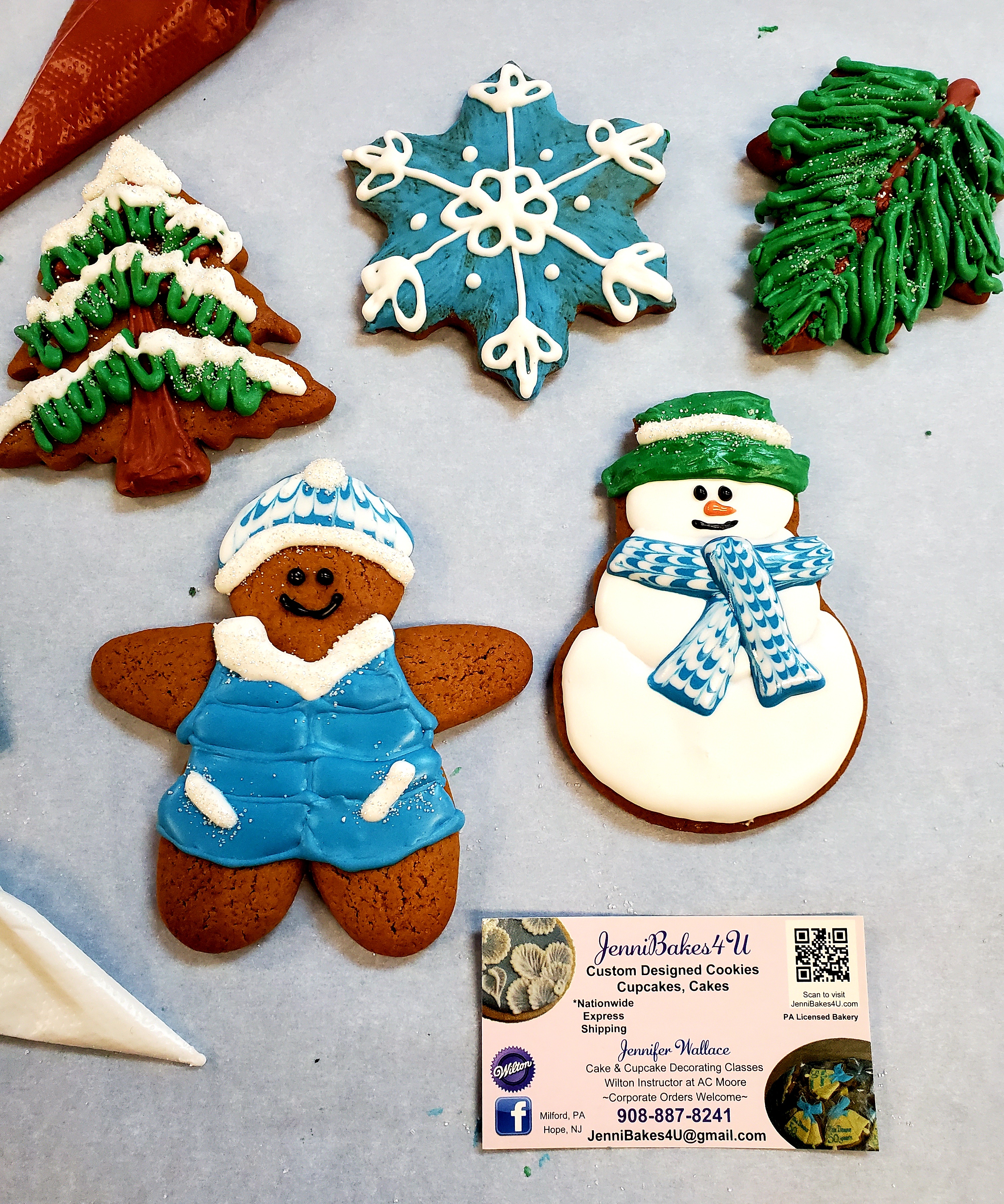 royal icing decorated christmas cookies