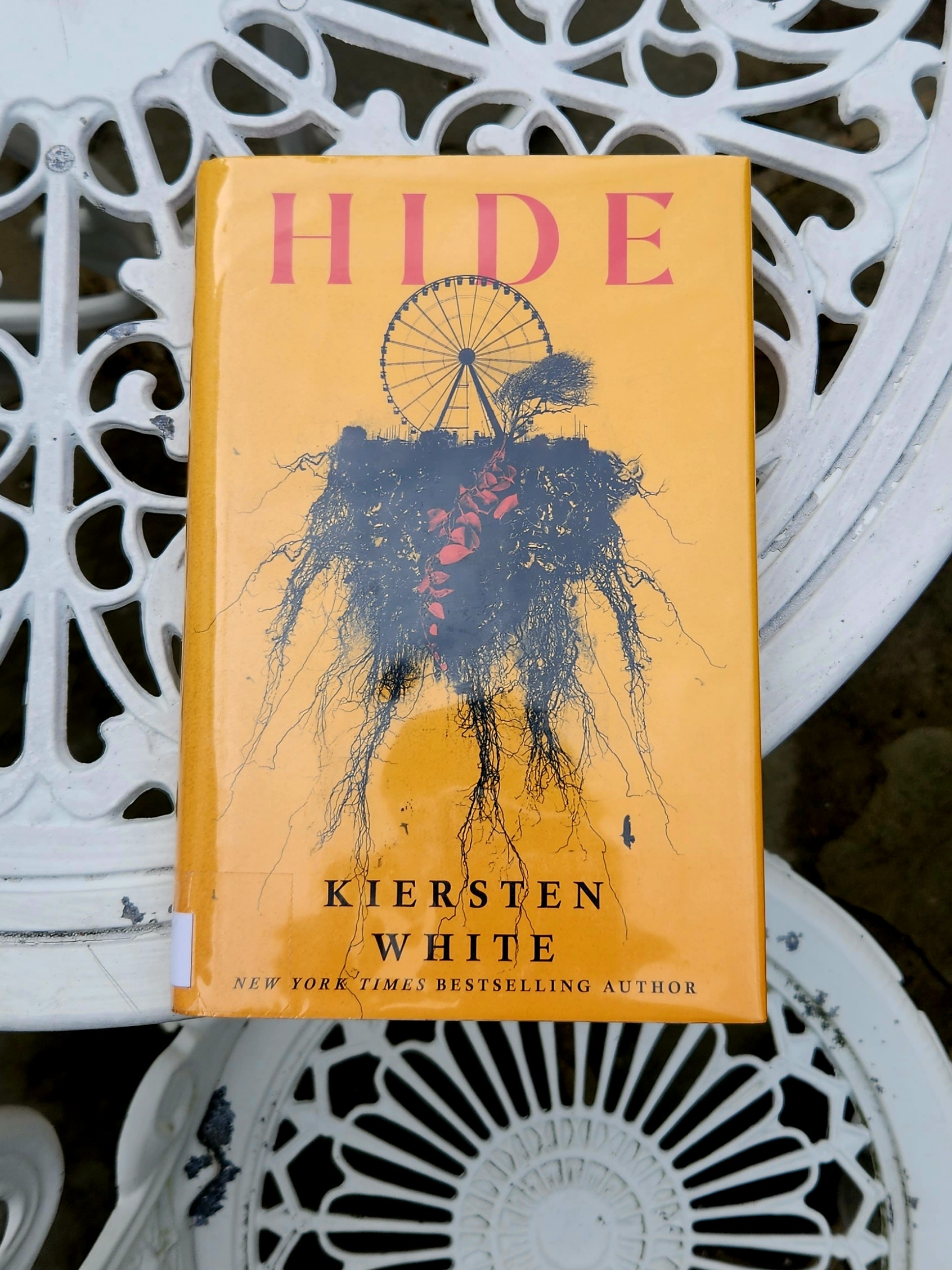 book cover of HIDE by kiersten white